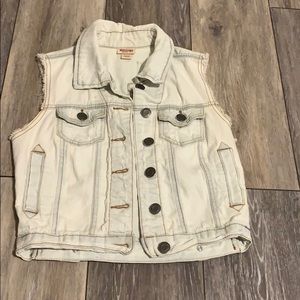 Denim distressed off white vest